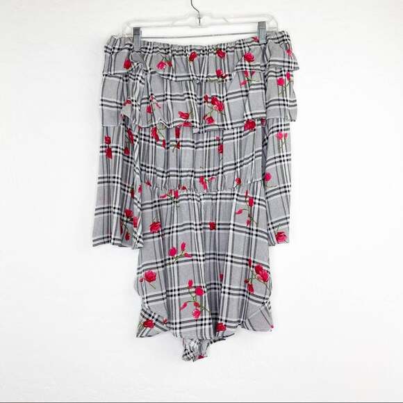 Miss Love Off The Shoulder Bell Sleeve Shorts Romper Black Plaid Cherry Small - Picture 4 of 12